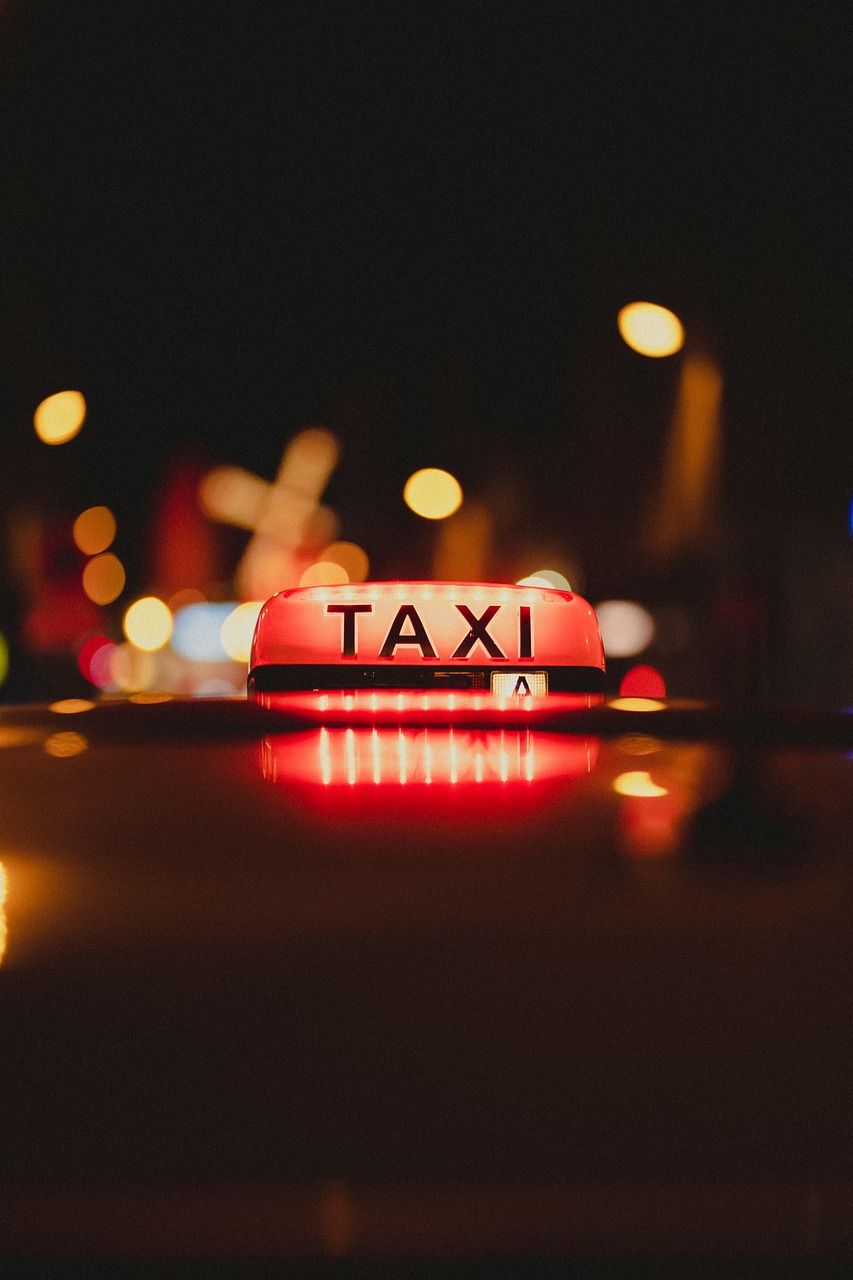 Why You Should Choose a Local Taxi Over Ride-Share Apps in St Andrews