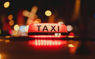 Why You Should Choose a Local Taxi Over Ride-Share Apps in St Andrews