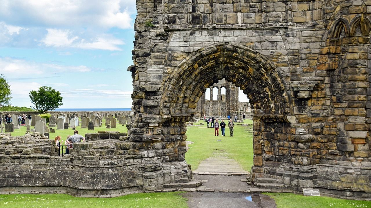 How to Get from Edinburgh to St Andrews: Taxi, Train, Bus, or Uber?