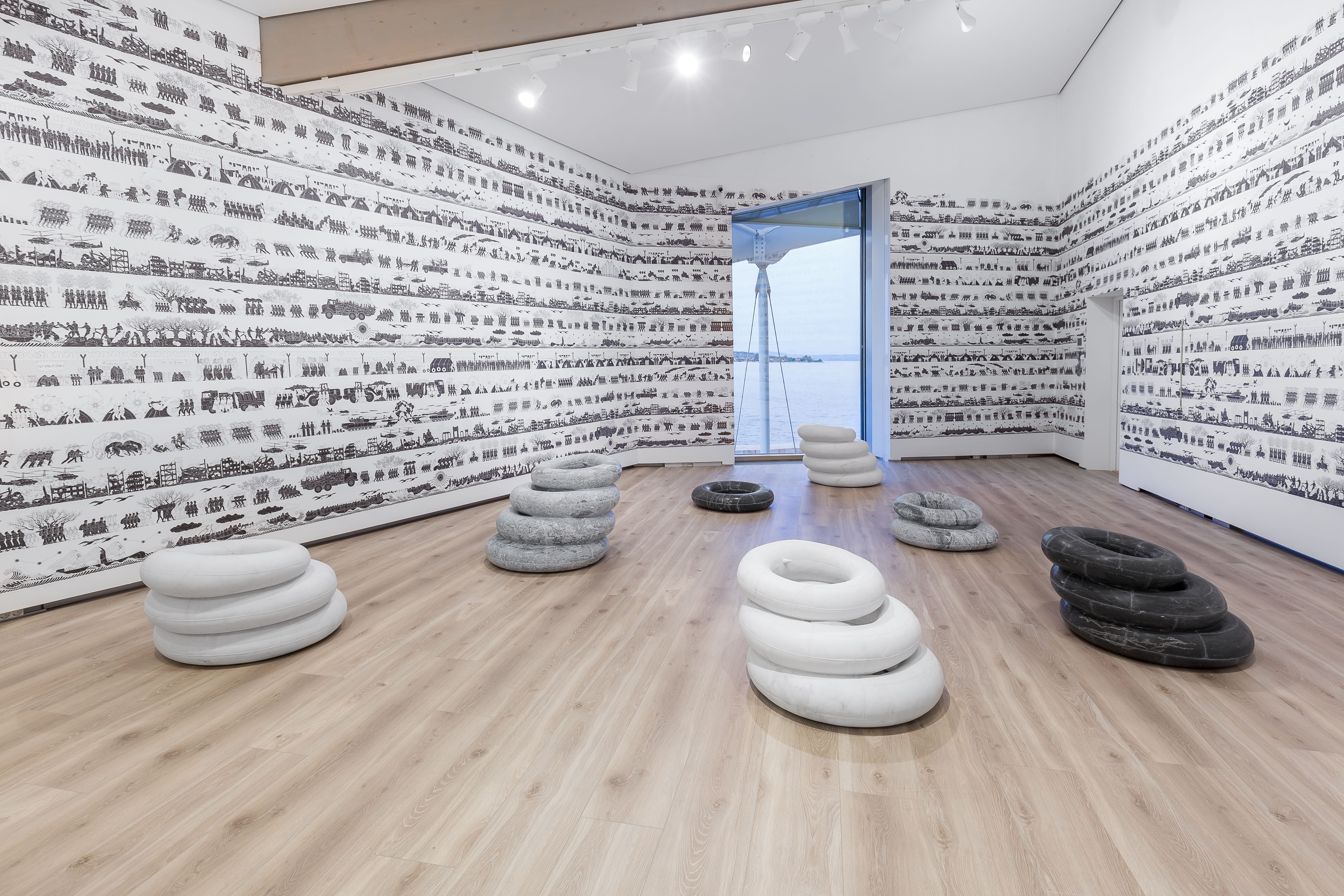 Kunstverket Tyres av Ai Weiwei