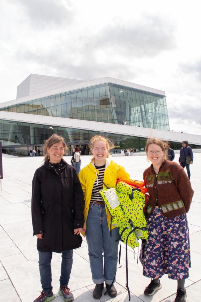 eva lutnæs og studenter