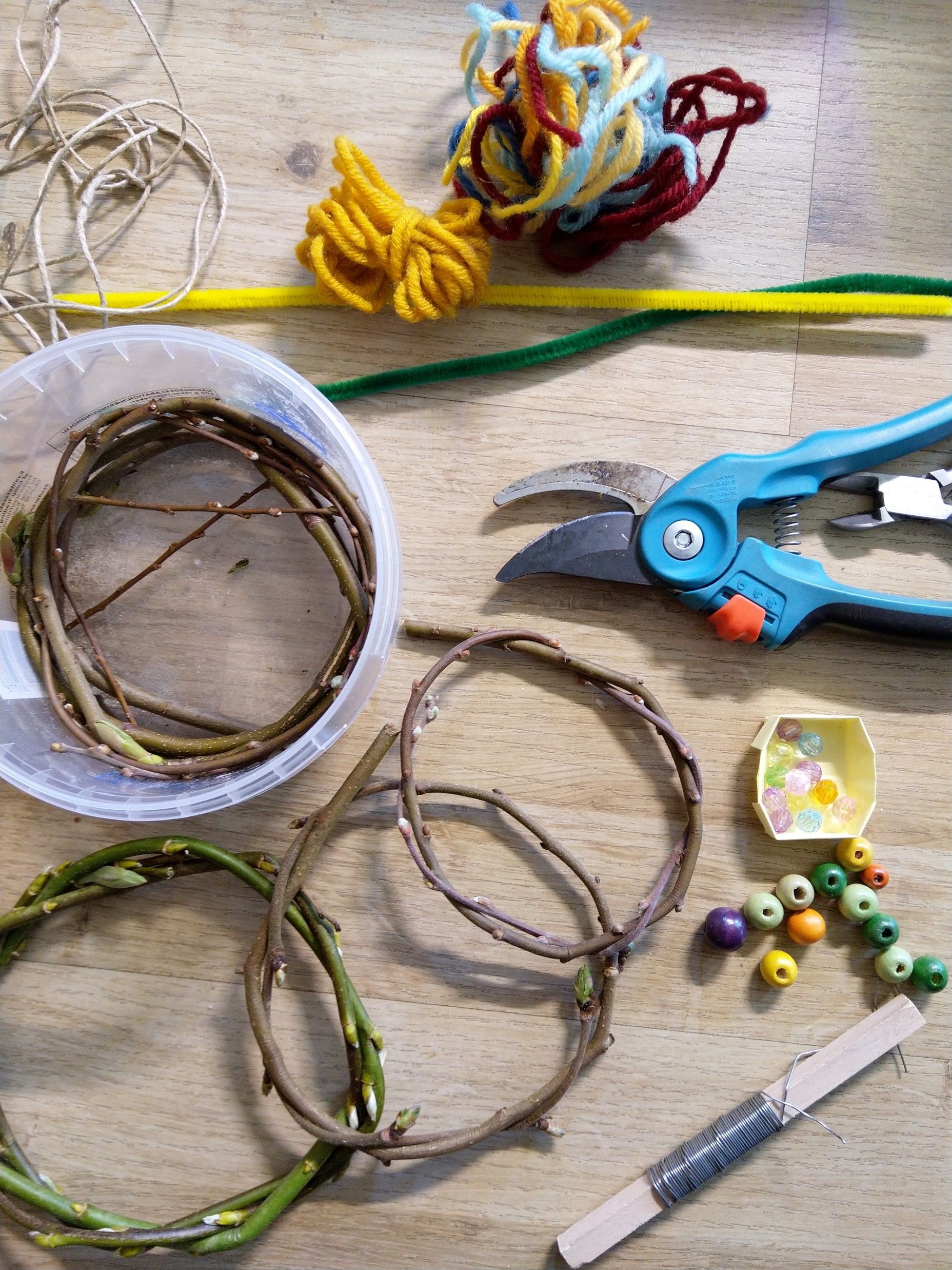 vårkrans av kvister