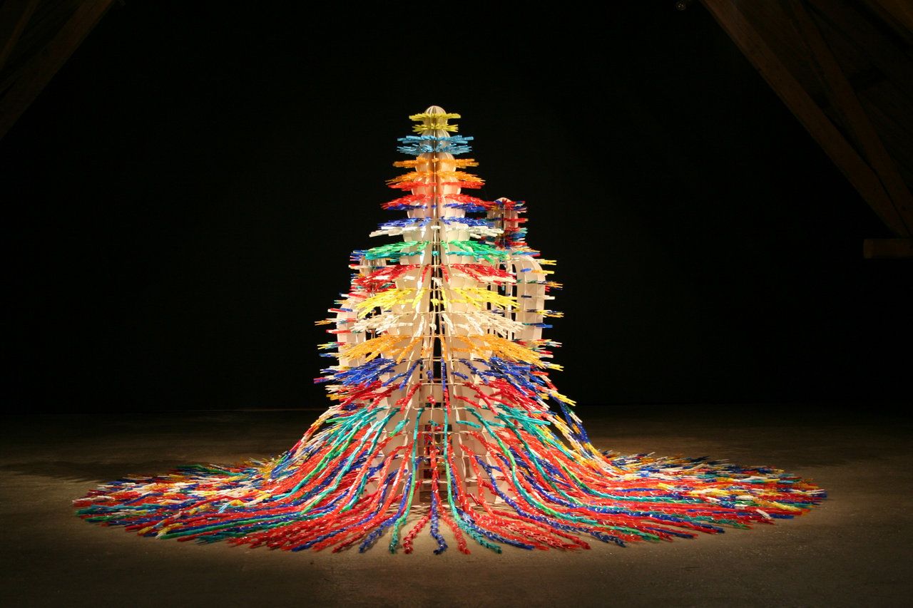 Frank Åsnes, Skulptur med klesklyper nr. 1, 2004