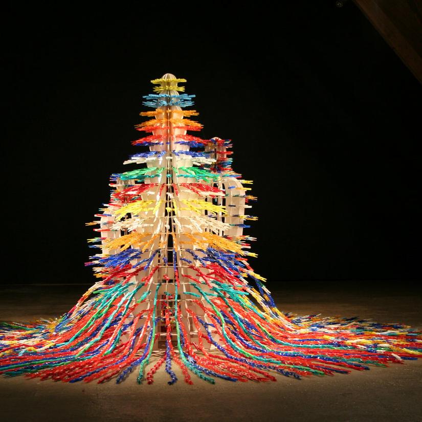 Frank Åsnes, Skulptur med klesklyper nr. 1, 2004