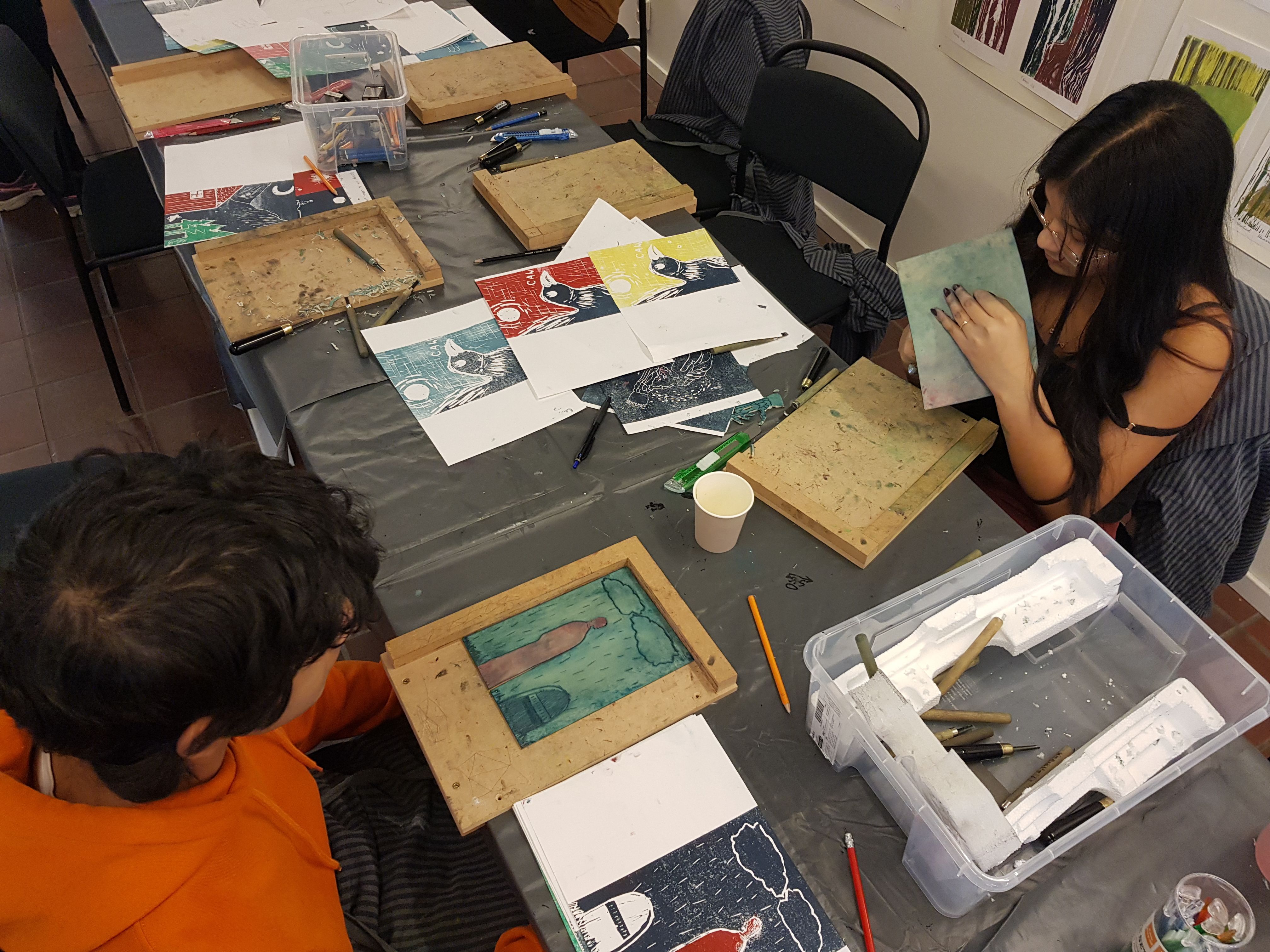 elevene lager linosnitt