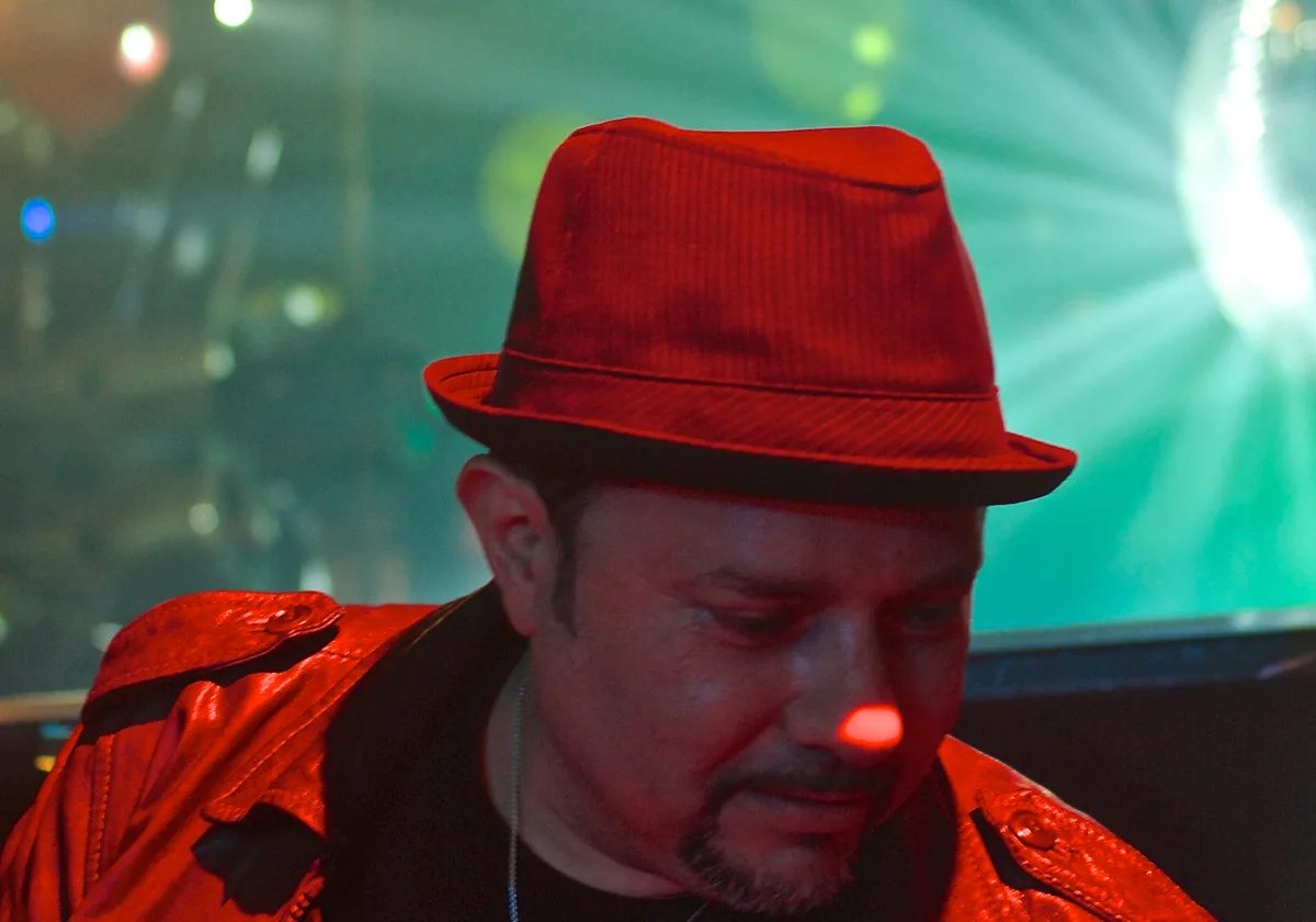 Louie Vega DJing at Air in Tokyo in 2014, photographed by Marc Antomattei