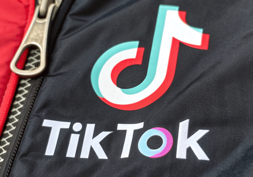 Advanced techniques for legally hacking TikTok's algorithm for music promotion - N°2 — LISTN