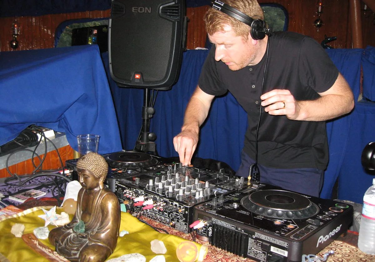 Jimpster performing at the Future Funk Boat Party