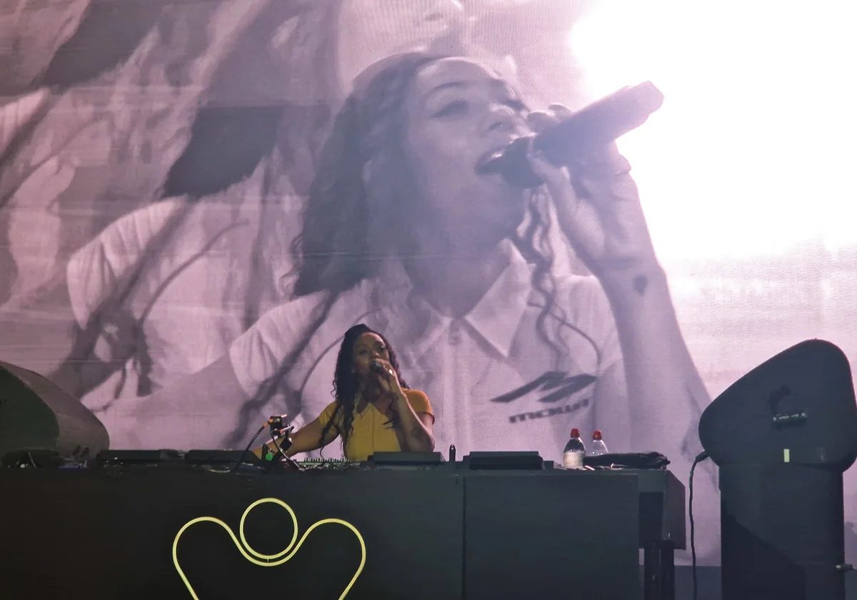 Nia Archives performing in Amsterdam in 2024
