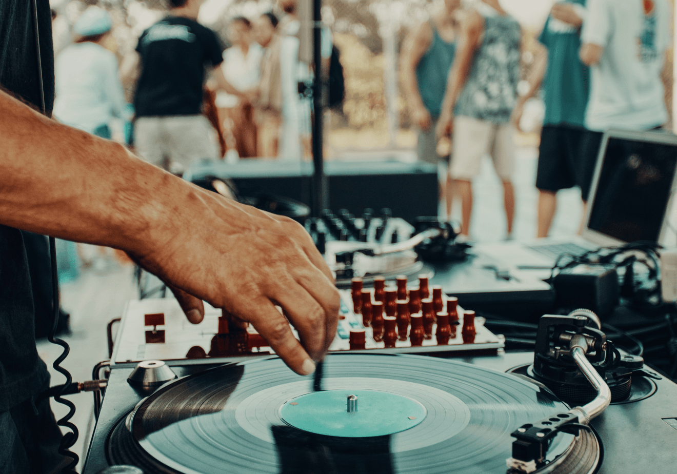 Music Label: Learn About Record Labels, Music Groups, Artists and Major Labels — LISTN