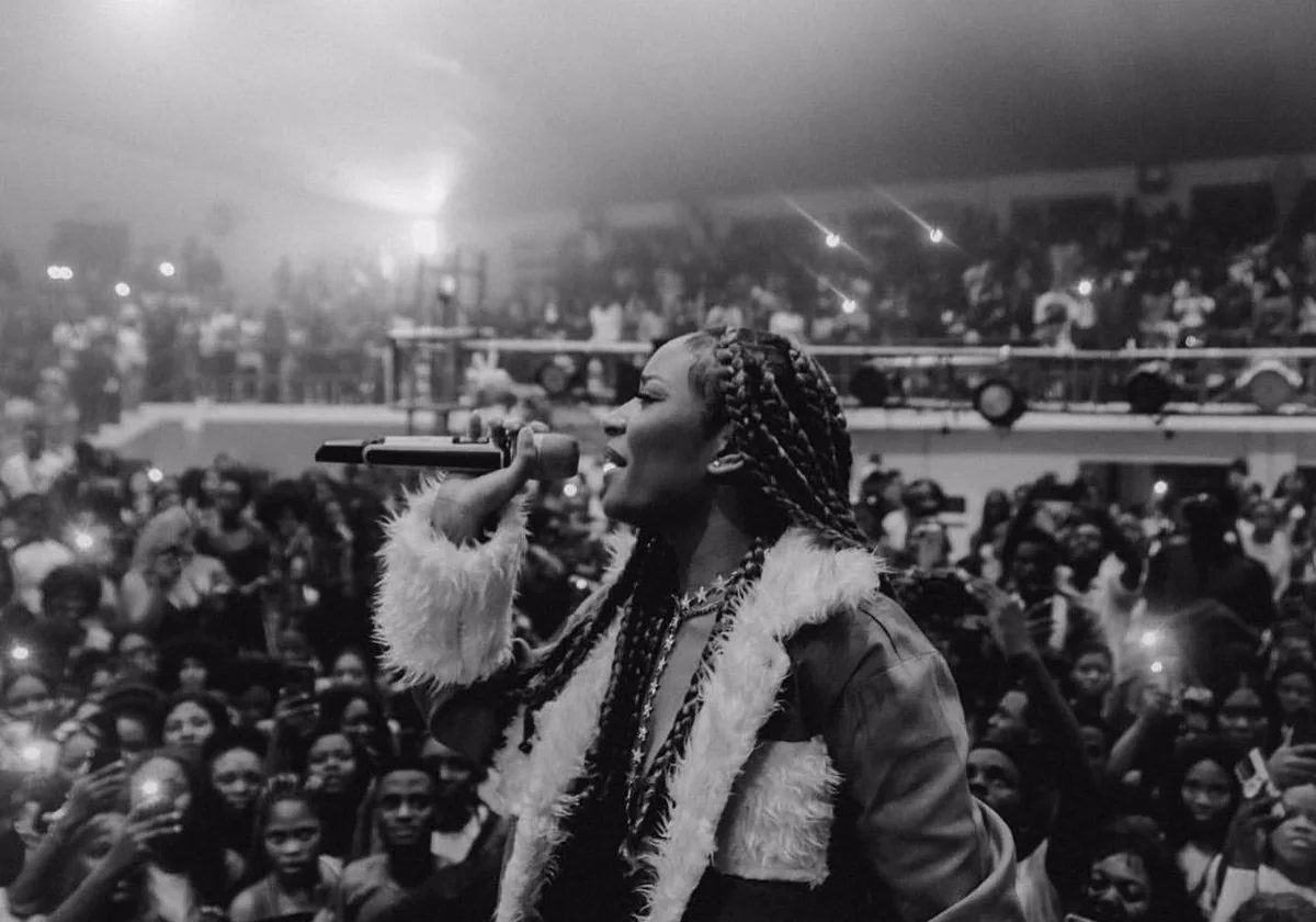 Ayra Starr performing at the Miss UNIBEN grand finale in 2021