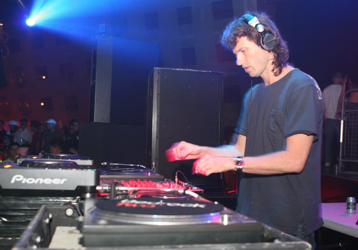 Hernán Cattáneo performing in Toronto