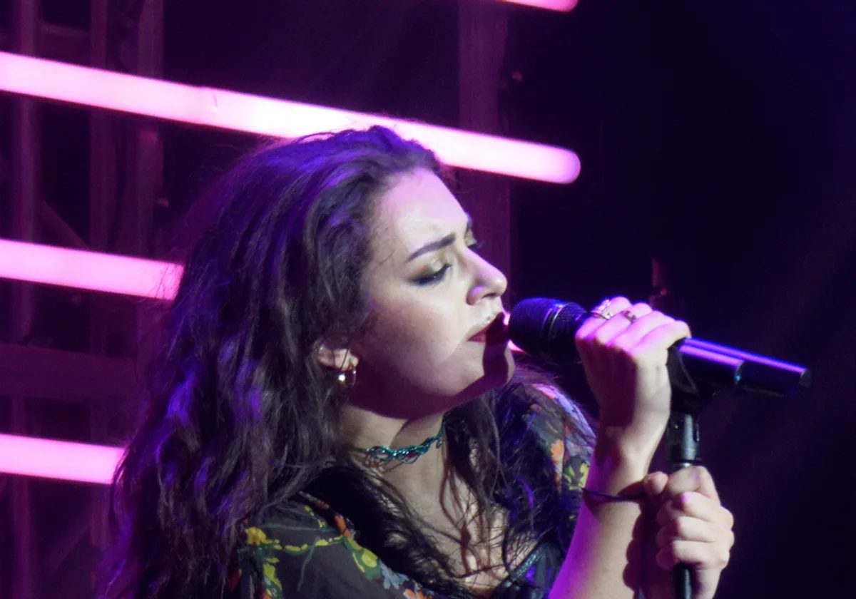 Charli XCX performing at the 2014 MTV Artist to Watch concert