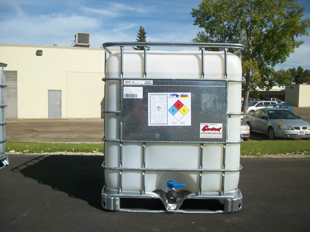 A 1,000-litre tote of Clearflow liquid flocculant