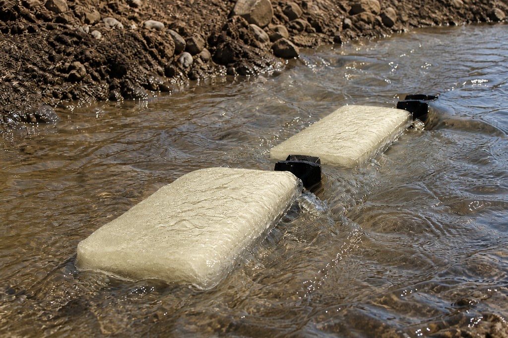 Clearflow 400 Series gel flocculant blocks treating flow in a stream