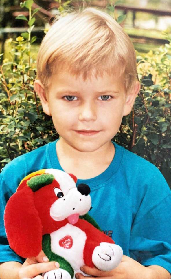 6 years old Vitaly in Smila, Cherkasy region. A picture from Raskalovs' archive