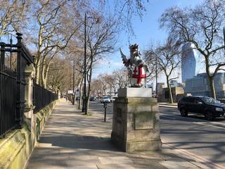 Dragon boundary marker on the Embankment near Middle Temple Lane
