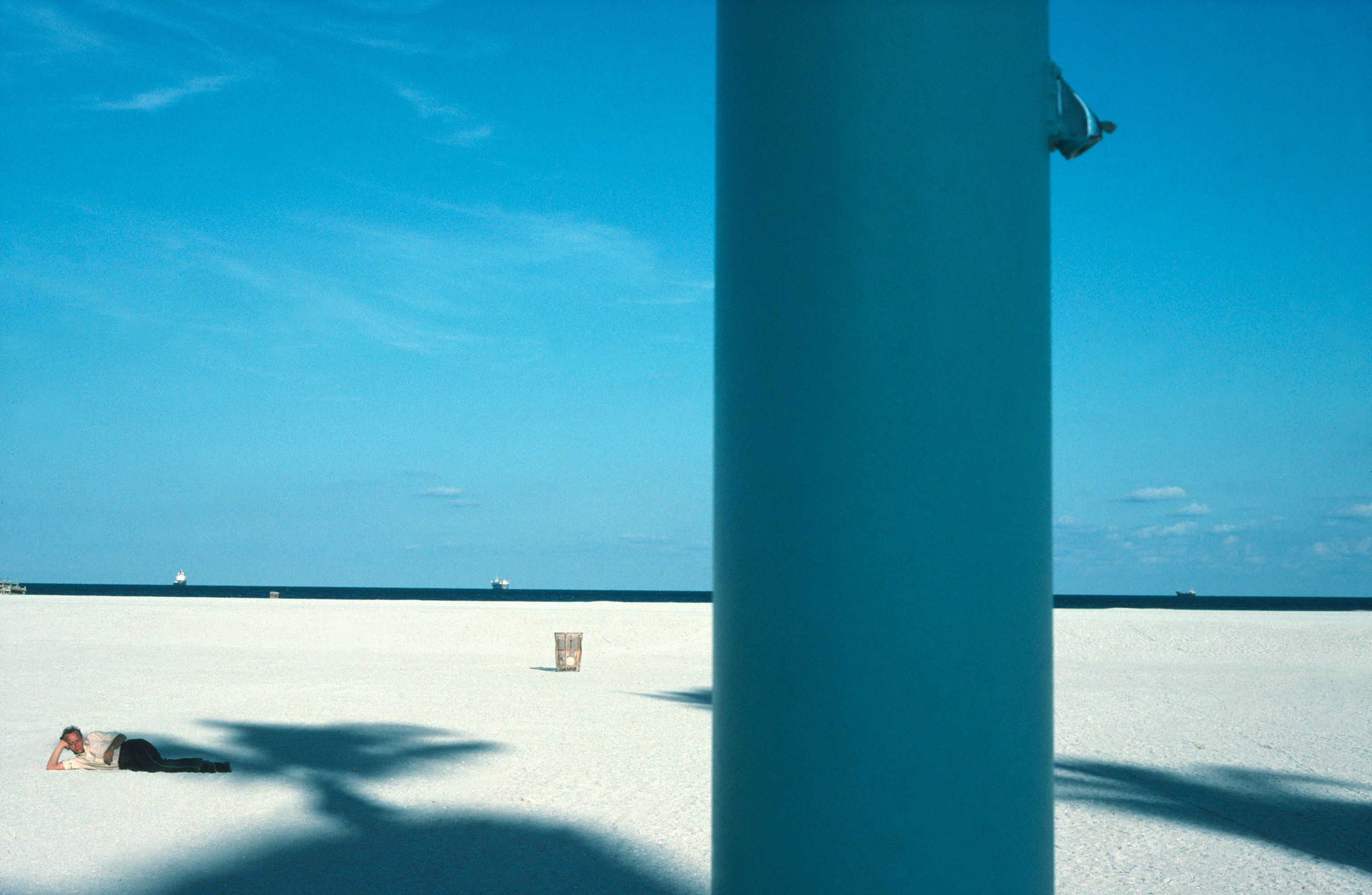 アート・デザイン・音楽 Alex Webb - Under A Grudging Sun Under a Grudging Sun — Alex Webb & Rebecca Norris Webb