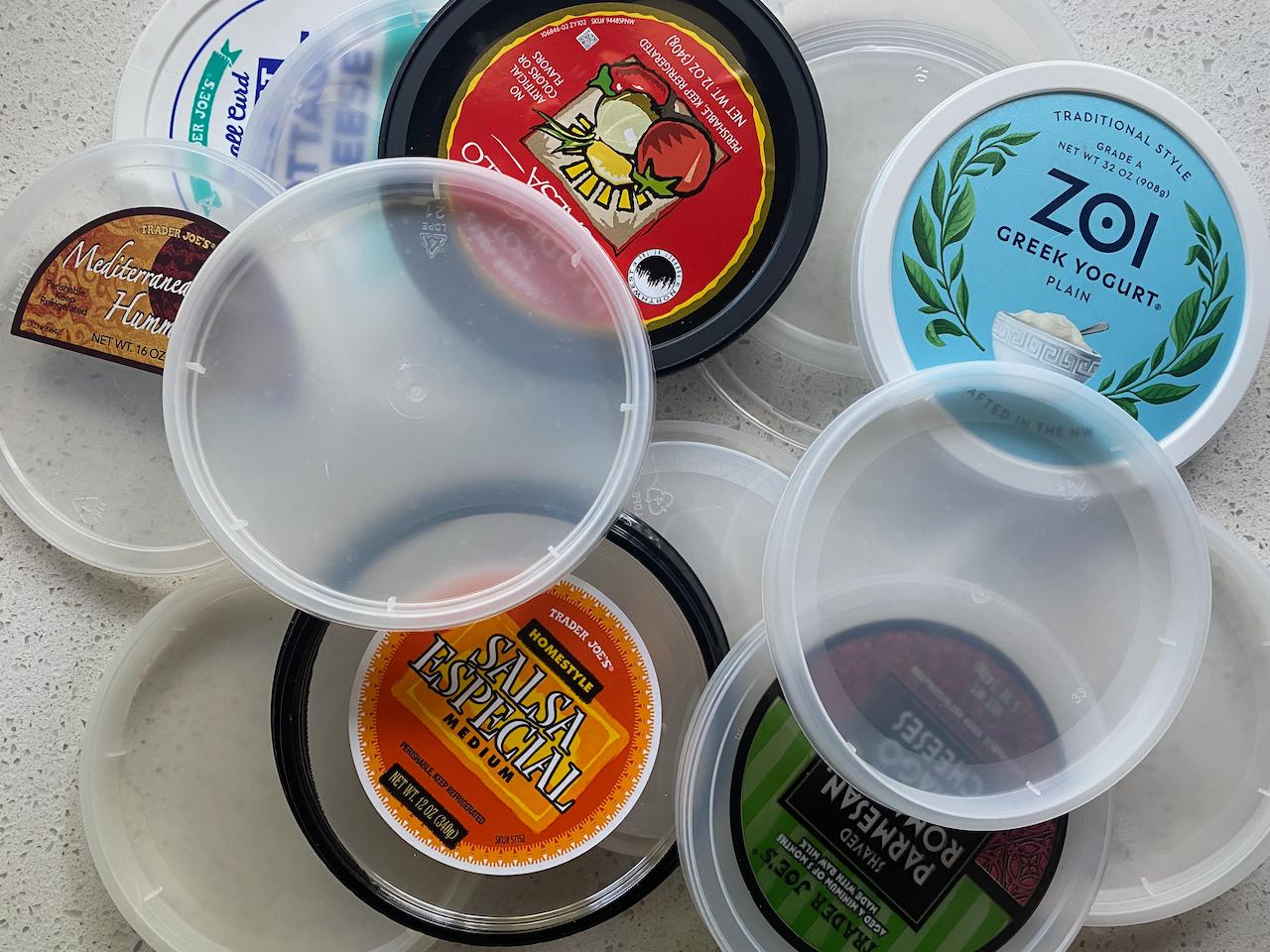 Plastic flat lids
