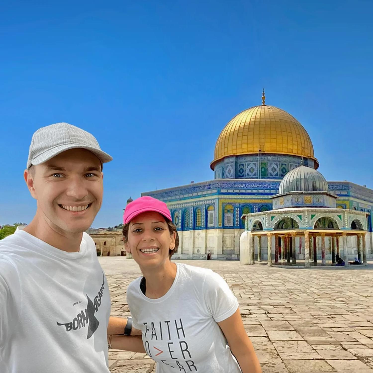 Sergio and Rhoda YouTube stars at the Dome of the Rock in Jerusalem, Israel before leading an Inspire travel experience.