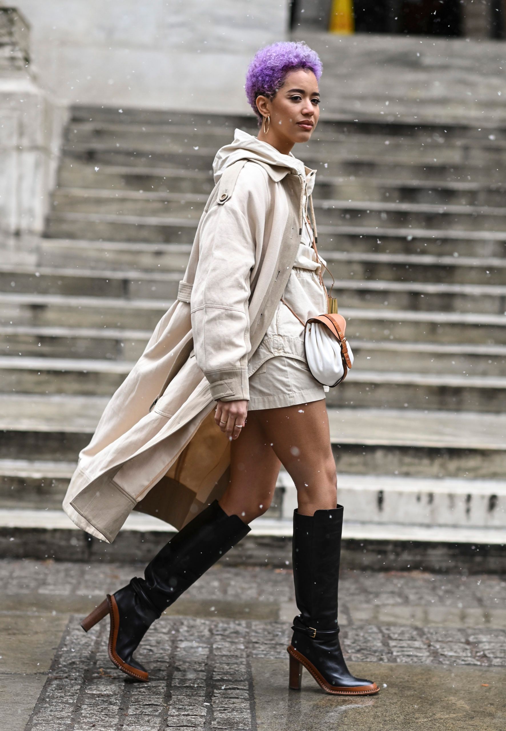 Street Style NYFW Fall-Winter 2022 - See the Hottest Street Style at New  York Fashion Week