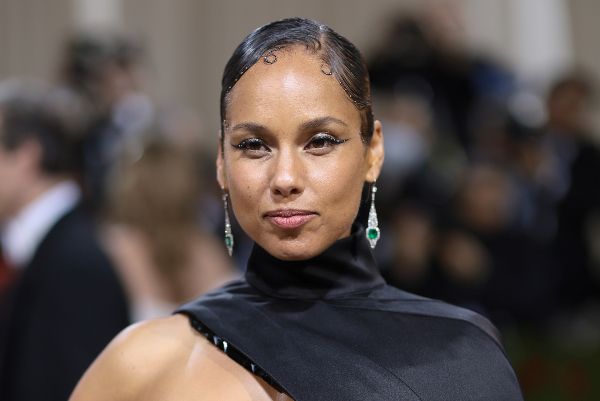 The 2022 Met Gala Celebrating "In America: An Anthology of Fashion" - Arrivals NEW YORK, NEW YORK - MAY 02: Alicia Keys attends The 2022 Met Gala Celebrating "In America: An Anthology of Fashion" at The Metropolitan Museum of Art on May 02, 2022 in New York City (Photo by Dimitrios Kambouris/Getty Images for The Met Museum/Vogue)
