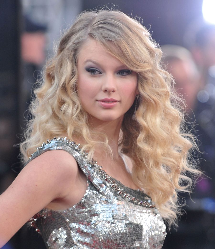 Taylor Swift's Hair Evolution From 2006 to Now | Mane Addicts – Mane by  Mane Addicts
