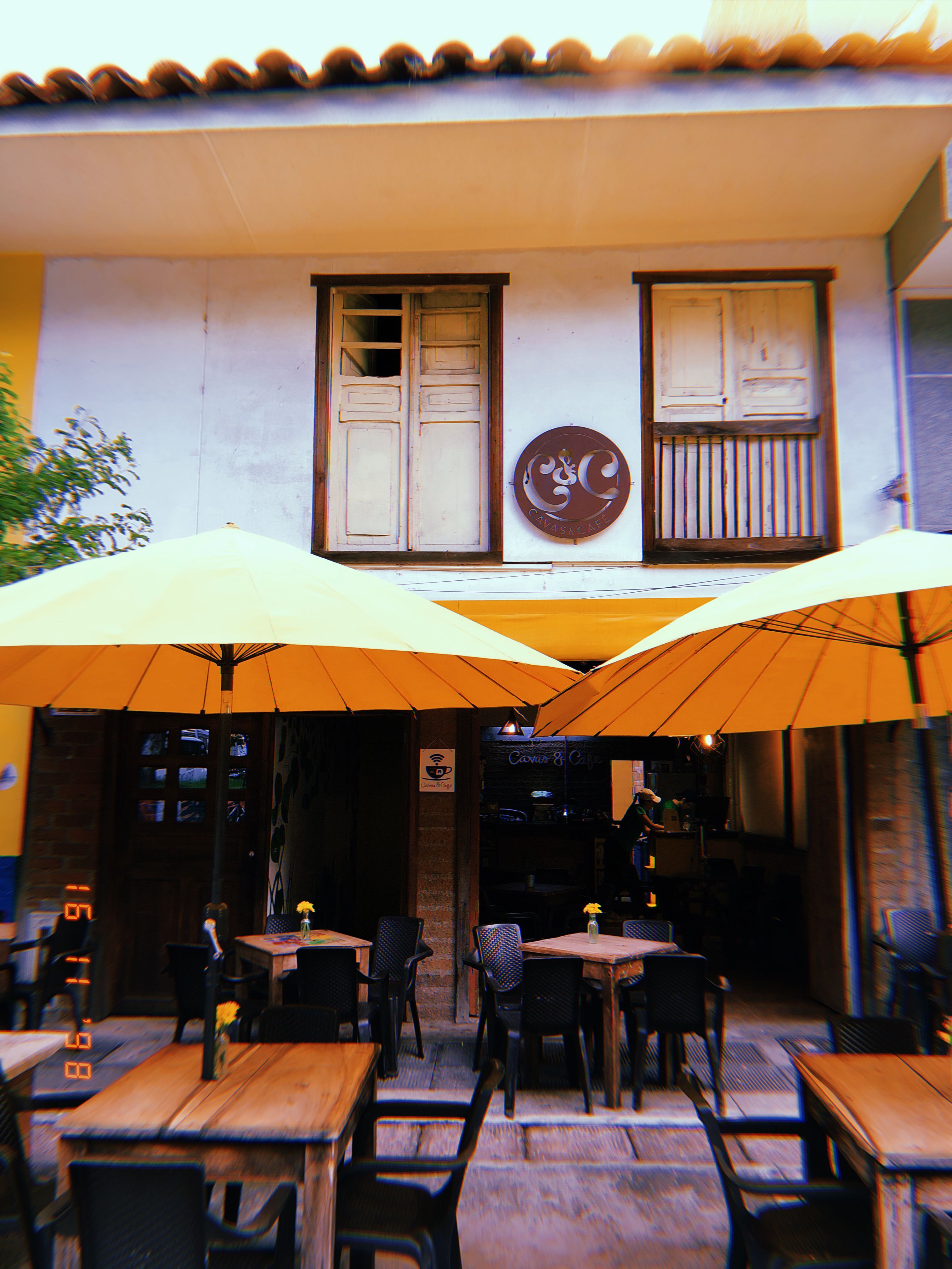 Interior de Cavas y Café