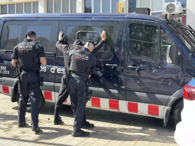 В центре Барселоны задержали воров рецидивистов