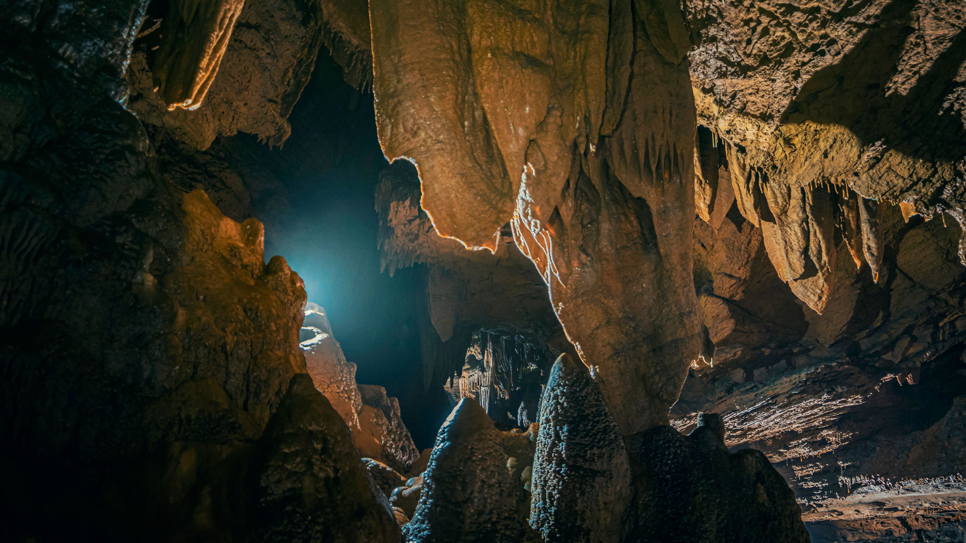 Engedi's Descent Express