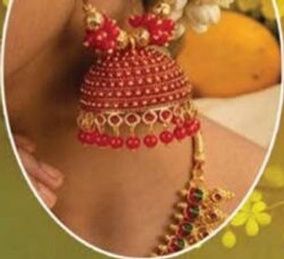 Ladies Red Jhumka Earrings