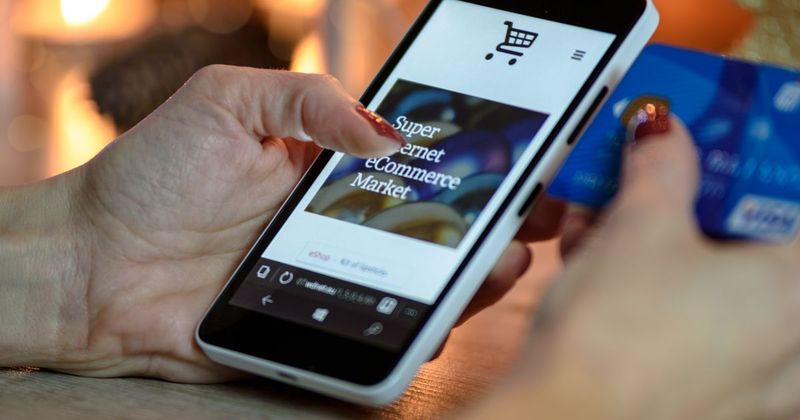 Online vs In-Store Shopping in UAE: Pros, Cons & Best Deals
