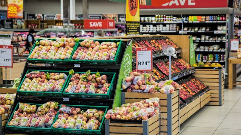 Top 15 Supermarkets in UAE: Price Comparison & Quality Guide