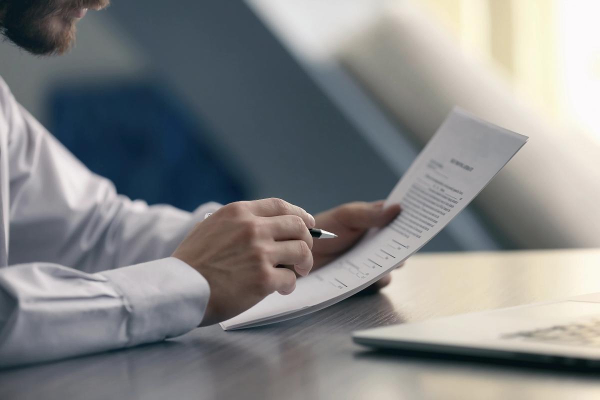 signature contrat en prestation de services
