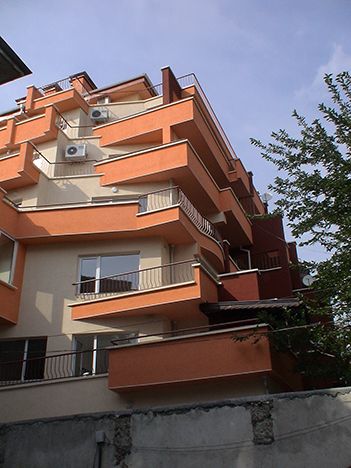 Six - storey residential building with underground garages and places for trade activity 3