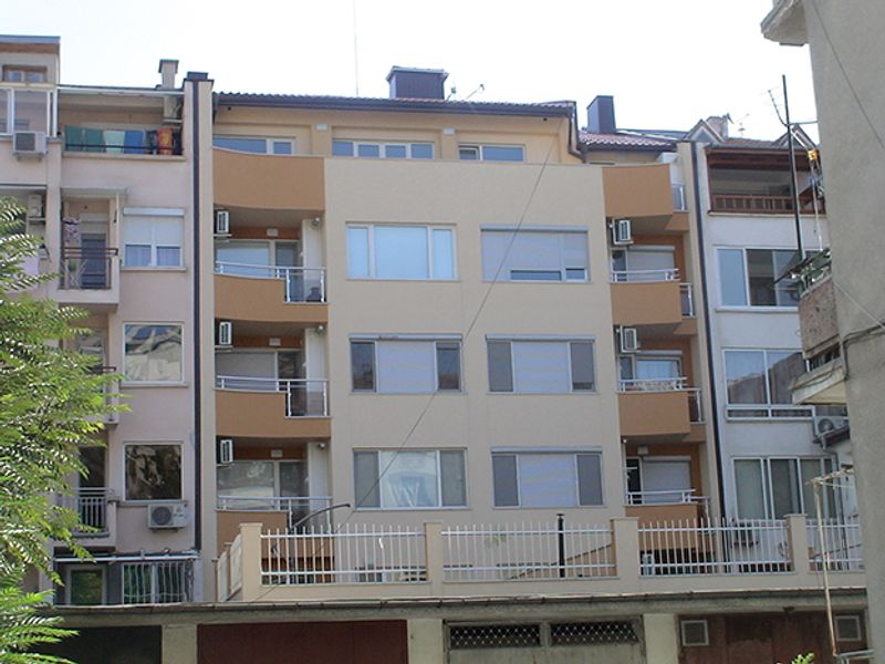 Five-storey residential building Leso Pop Mincho