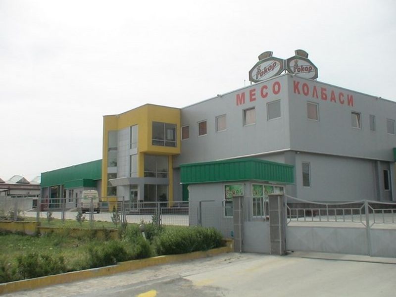 Workshop for manufacture of metal caps