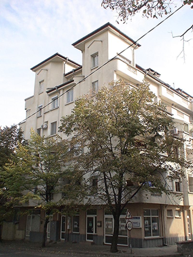 Five-storey residential building Enchev