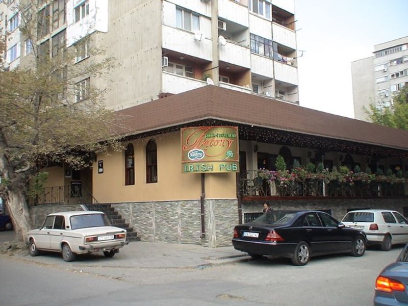Functional reconstruction of pizza restaurant Antony