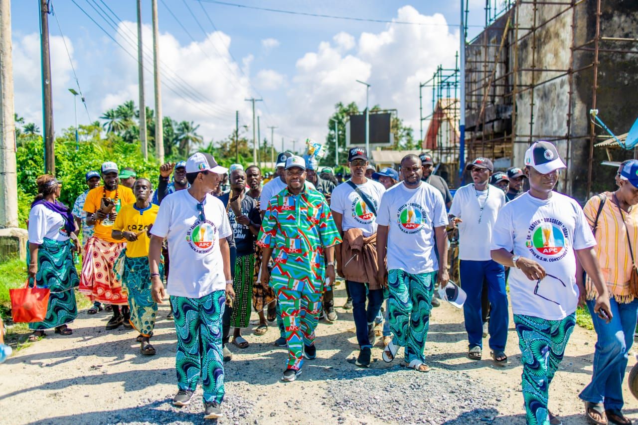 APC candidate Andrew Iguana and supporters