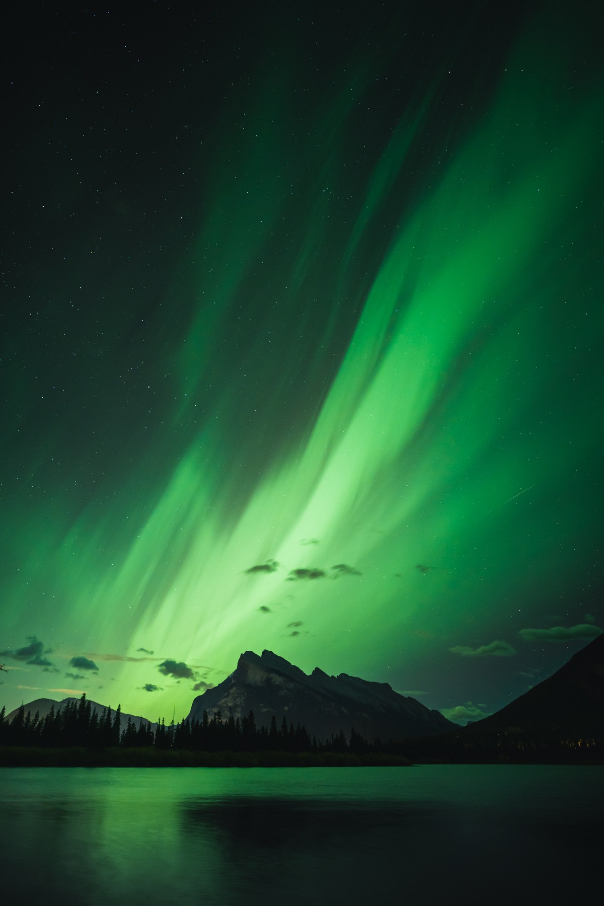 Vermilion Lakes Auroras