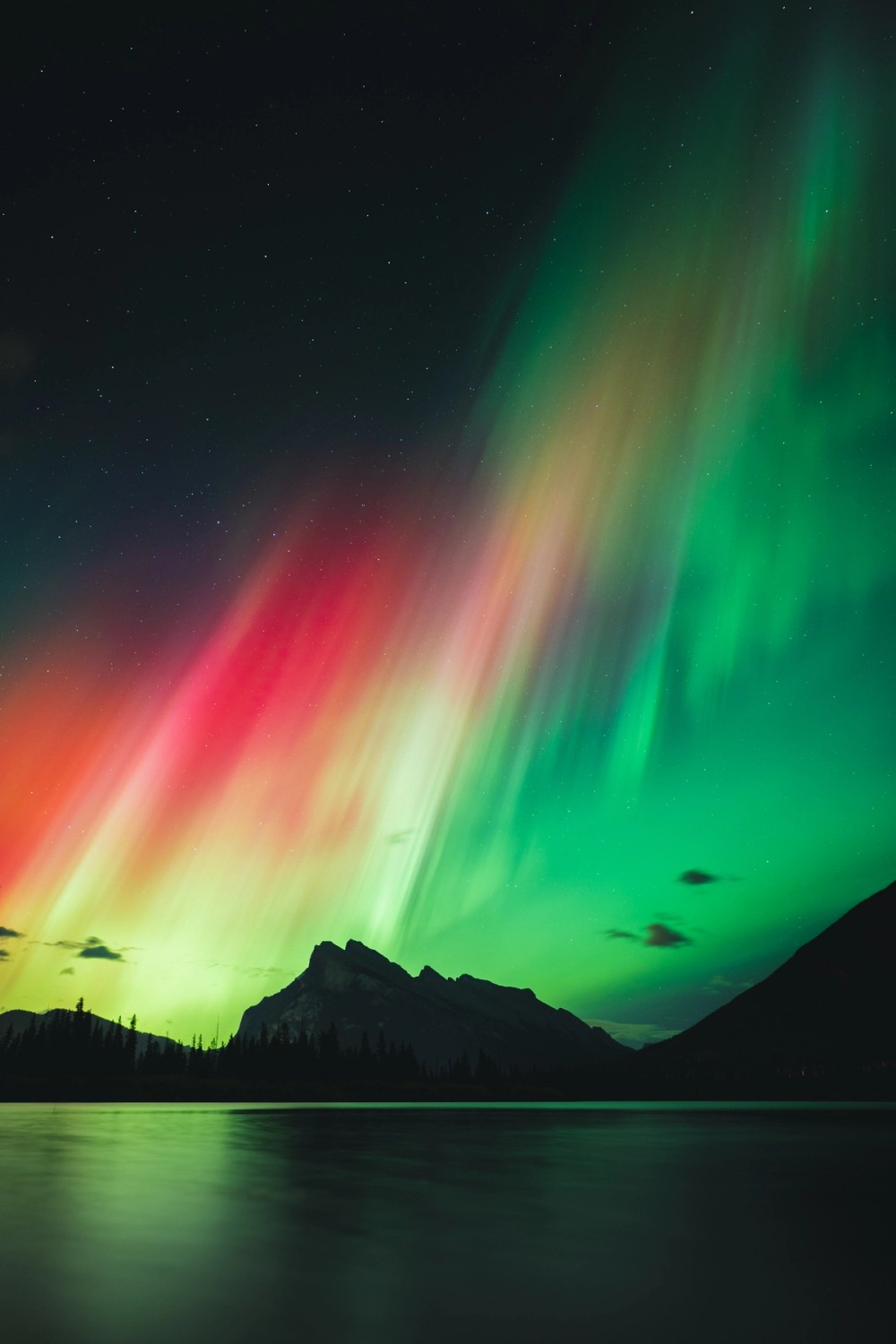 Vermilion Lakes Auroras — gallery image