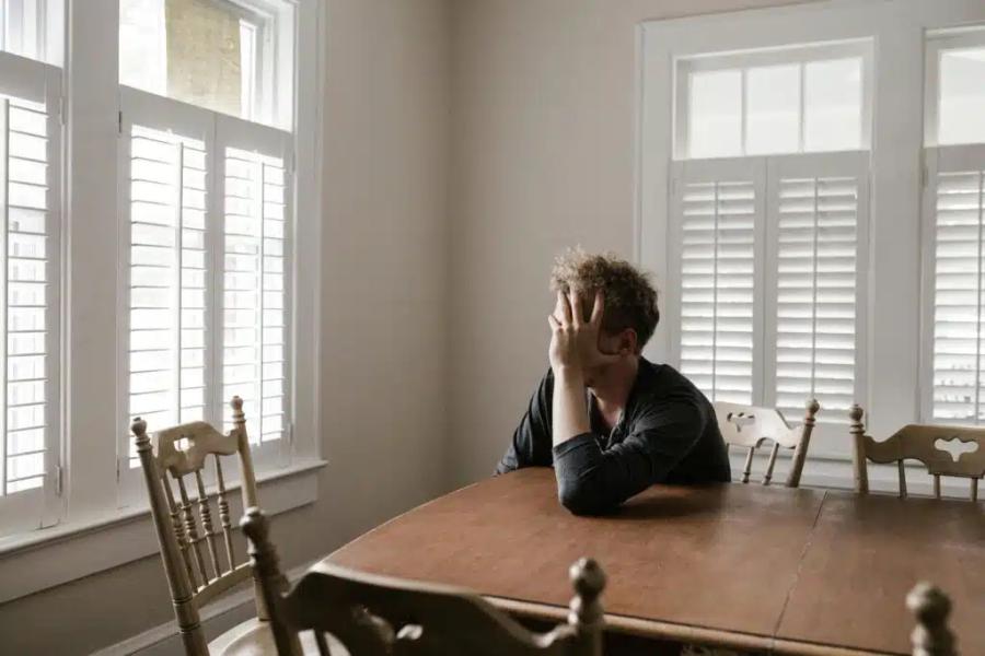 Anhedonia: El misterioso síntoma que apaga el placer y cómo reconocerlo antes de que te consuma