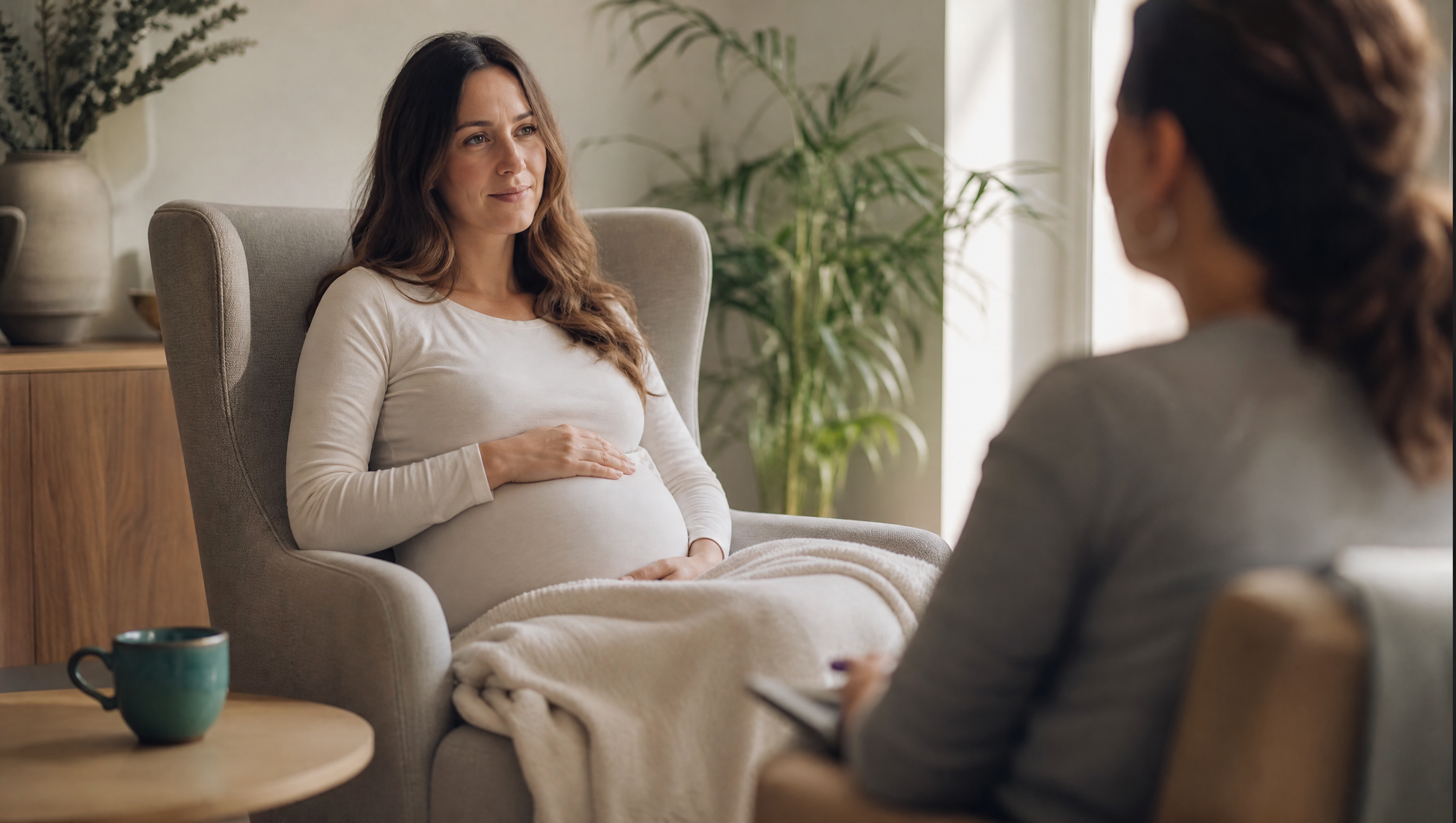 Mujer embarazada en una escena representativa de psicologia perinatal