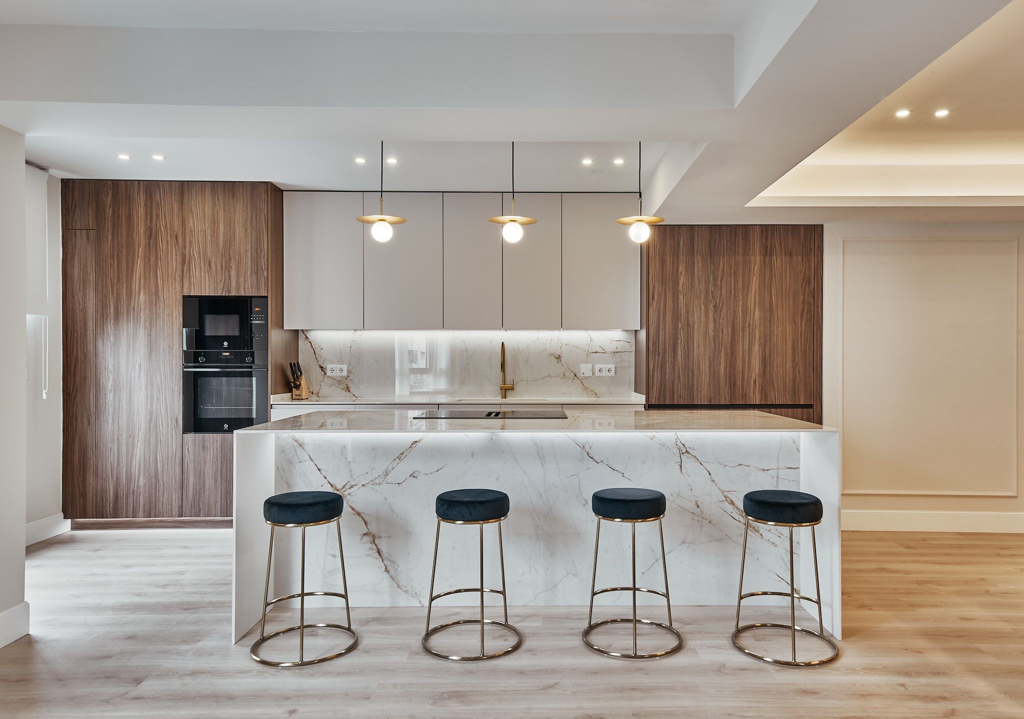 Salón amplio, domótica y confort en Goya