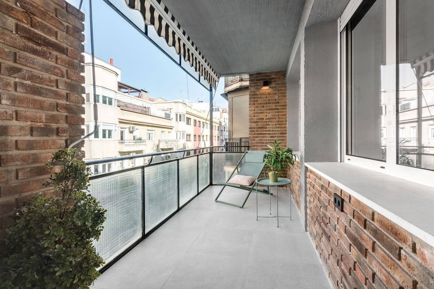 Generous living spaces and seamless outdoor living in one of Salamanca’s finest areas