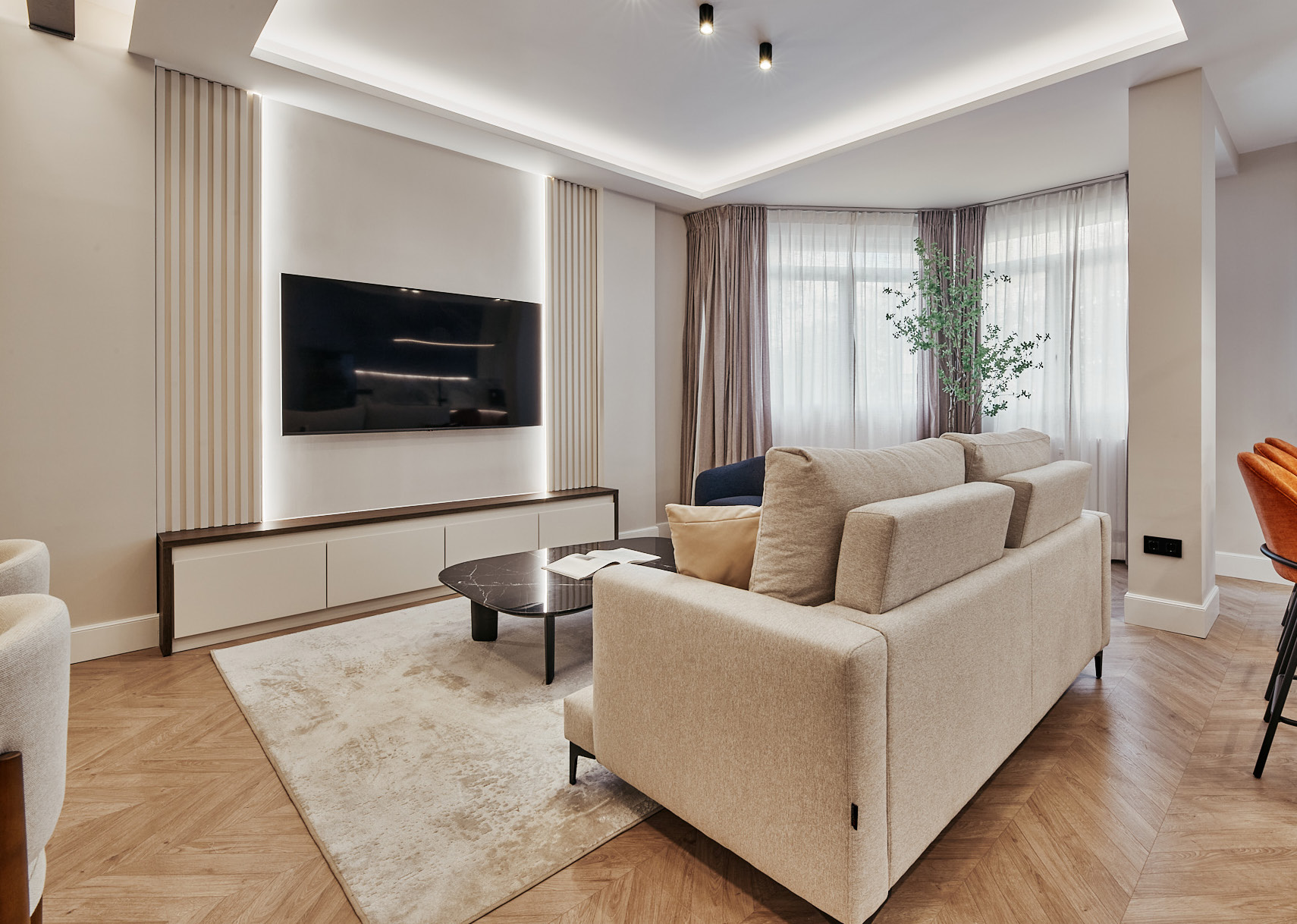 The comfort of having a terrace and private parking in Lista