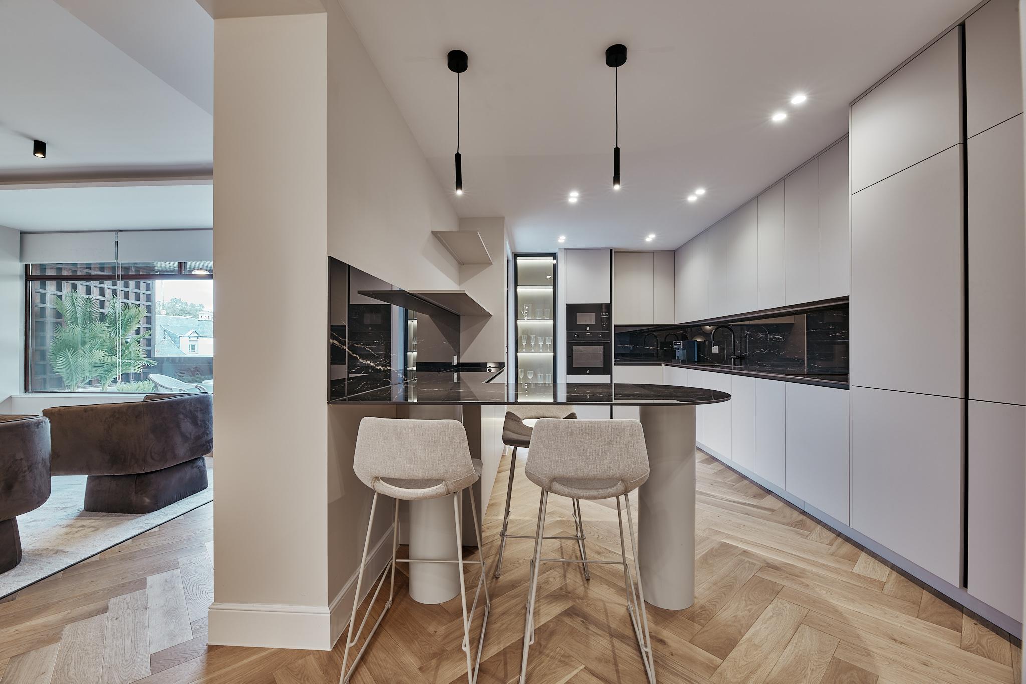 Luxury apartment in Castellana with excellent connectivity and refined city living