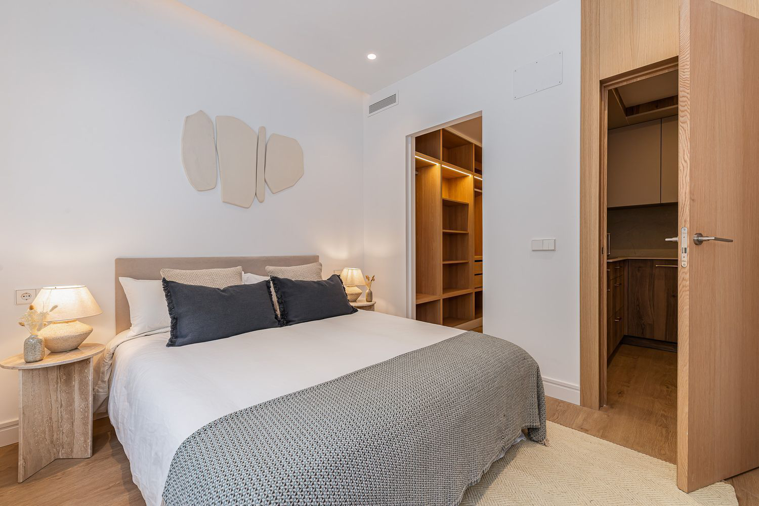 Three-bedroom open-plan living in Chamberí’s most vibrant residential setting