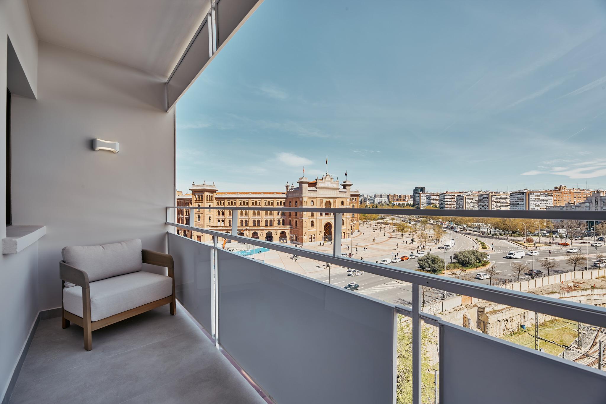 Move-in ready exterior apartment on the fifth floor